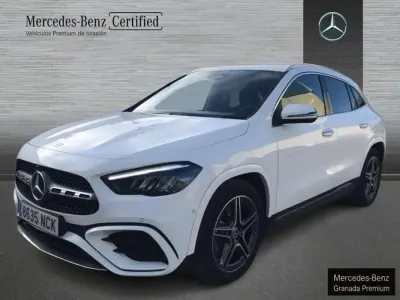 Usado Mercedes GLA200 AMG line 150 CV (110 kW) 2025 Blanco SUV