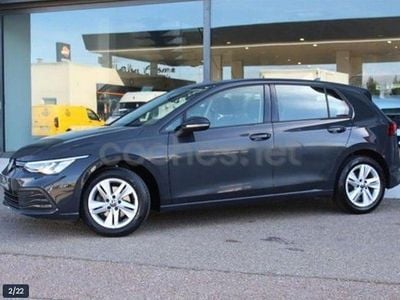 Begagnad VW Golf VIII 115 HK (84 kW) 2022 Grå Sedan