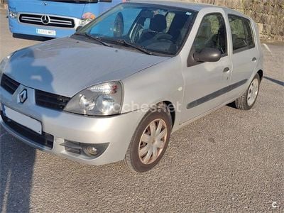 Usado Renault Clio II Authentique 75 CV (55 kW) 2006 Gris / plata Berlina