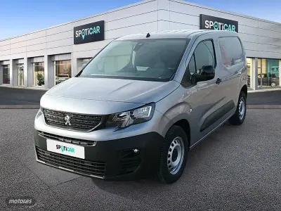 Usado Peugeot Partner 136 CV (100 kW) 2024 Gris Monovolumen