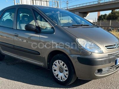 Usado Citroën Xsara Picasso 92 CV (67 kW) 2009 Beige Monovolumen