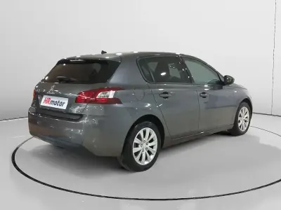 Usado Peugeot 308 Access 82 CV (60 kW) 2016 Gris / plata Berlina