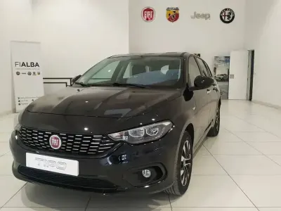 Usado Fiat Tipo Mirror 95 CV (69 kW) 2020 Negro Familiar