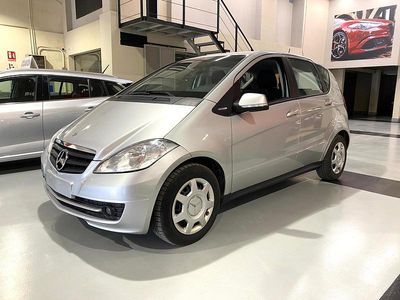 Usado Mercedes A160 Classic 95 CV (69 kW) 2010 Gris Utilitario