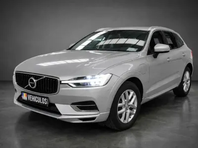 Usado Volvo XC60 Momentum 392 CV (288 kW) 2019 Gris SUV