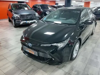 Usado Toyota Corolla Style 122 CV (89 kW) 2021 Negro Utilitario