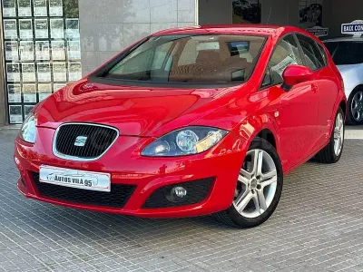 Usado Seat Leon Sport 125 CV (91 kW) 2011 Rojo Utilitario