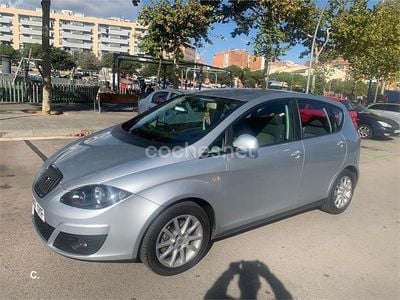 Gris / plata Usado 2010 Seat Altea Reference Monovolumen | 4900 € (Precio justo)