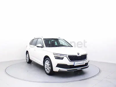 Usado Skoda Kamiq Style 110 CV (80 kW) 2022 Blanco SUV