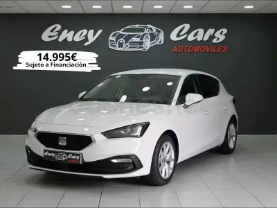 Używany Seat Leon Style 130 KM (95 kW) 2020 Biały Sedan/Limuzyna