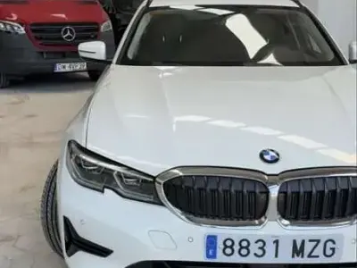 Usado BMW 318 150 CV (110 kW) 2022 Blanco Familiar