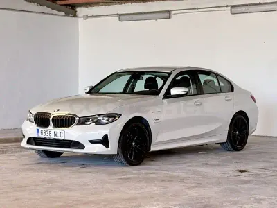 Usado BMW 320e Comfort Edition 204 CV (150 kW) 2021 Blanco Berlina