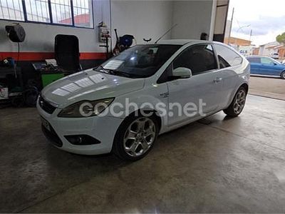 Usado Ford Focus Trend 115 CV (84 kW) 2008 Blanco Berlina