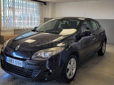 Usado Renault Mégane Dynamique 105 CV (77 kW) 2010 Negro Berlina