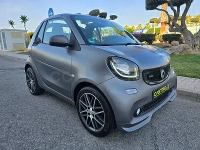 Usado Smart ForTwo Cabrio Brabus 109 CV (80 kW) 2018 Gris / plata Descapotable