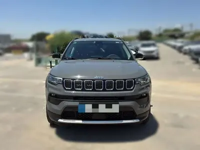 Usado Jeep Compass Limited 131 CV (96 kW) 2021 Gris SUV