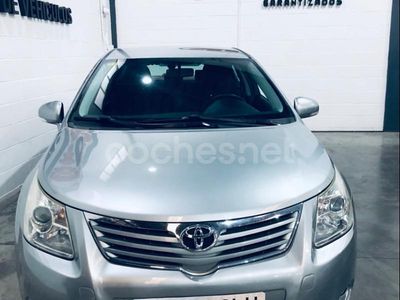 Usado Toyota Avensis Active 126 CV (92 kW) 2009 Gris / plata Berlina