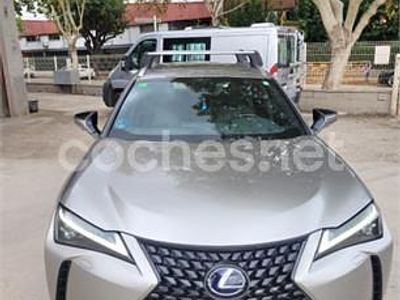 Gris / plata Usado 2020 Lexus UX Luxury Line SUV | 26.500 € (Un poco caro)