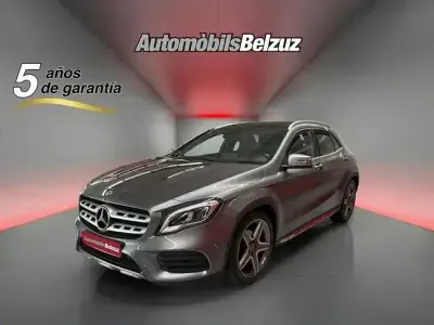 Usado Mercedes GLA180 122 CV (89 kW) 2018 Gris SUV