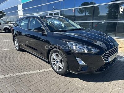 Usado Ford Focus Trend 125 CV (91 kW) 2021 Negro Familiar