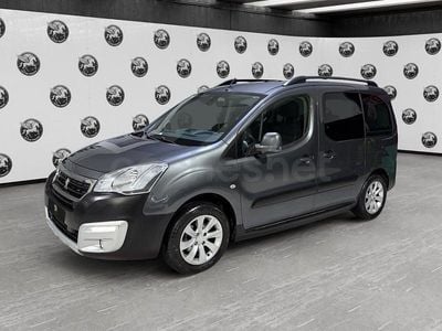 Usado Peugeot Partner Tepee Outdoor 120 CV (88 kW) 2016 Gris / plata Monovolumen
