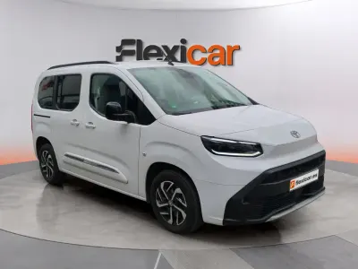Używany Toyota Proace Verso Advance 131 KM (96 kW) 2025 Biały Kombi