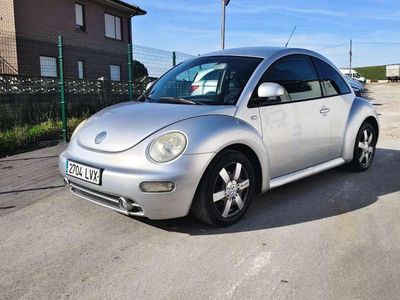 Usado VW Beetle 90 CV (66 kW) 2003 Plateado Utilitario