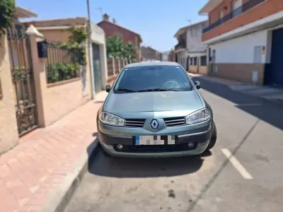 Usado Renault Mégane II Dynamique 101 CV (74 kW) 2005 Verde Berlina