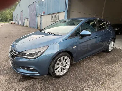 Usado Opel Astra Excellence 160 CV (117 kW) 2016 Azul Berlina