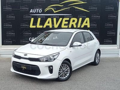 Usado Kia Rio 100 CV (73 kW) 2019 Blanco Berlina