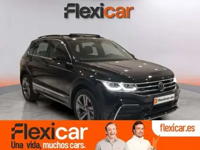 Käytetty VW Tiguan R-line 245 HP (180 kW) 2022 Musta Katumaasturi