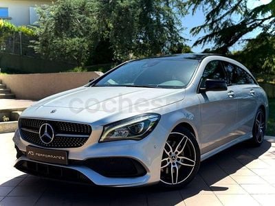 Usado Mercedes CLA220 Shooting Brake 177 CV (130 kW) 2018 Gris / plata Familiar
