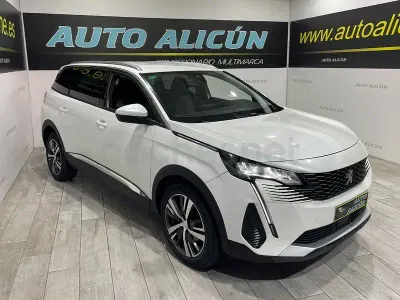Usado Peugeot 5008 Allure 130 CV (95 kW) 2021 Blanco SUV