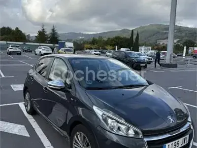 Usado Peugeot 208 Style 82 CV (60 kW) 2017 Azul Utilitario