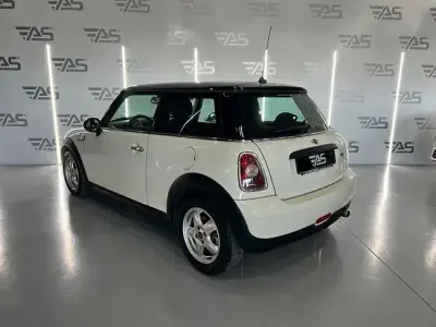 Usado Mini ONE 75 CV (55 kW) 2009 Beige Utilitario