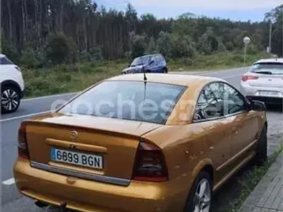 Usado Opel Astra 125 CV (91 kW) 2000 Naranja Coupe