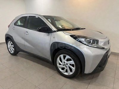 Usado Toyota Aygo X Play 72 CV (52 kW) 2024 Gris / plata SUV
