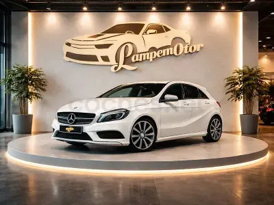 Usado Mercedes A200 Urban 156 CV (114 kW) 2014 Blanco Utilitario