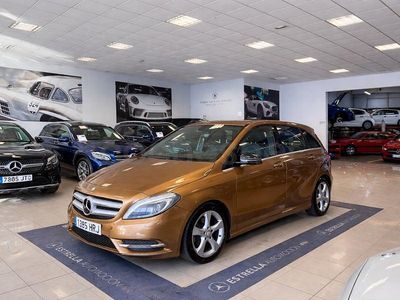 Usado Mercedes B180 109 CV (80 kW) 2013 Marrón Monovolumen