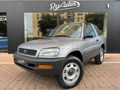 Usado Toyota RAV4 129 CV (94 kW) 1996 Gris / plata SUV