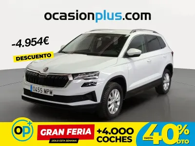 Usado Skoda Karoq Selection 115 CV (84 kW) 2024 Blanco SUV