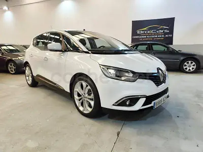 Usado Renault Scénic Life 95 CV (69 kW) 2017 Blanco Monovolumen
