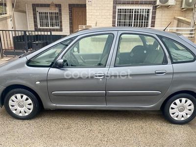 Usado Citroën Xsara Picasso Exclusive 110 CV (80 kW) 2005 Gris / plata Monovolumen