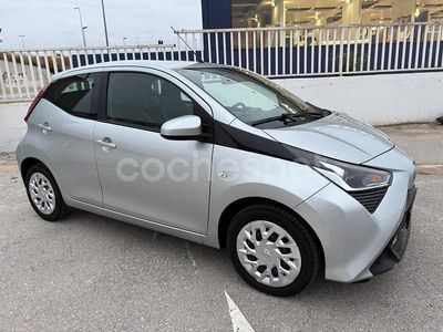 Gris / plata Usado 2019 Toyota Aygo X-play Utilitario | 8250 € (Precio justo)