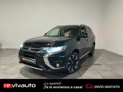 Usado Mitsubishi Outlander P-HEV 224 CV (164 kW) 2018 Negro SUV
