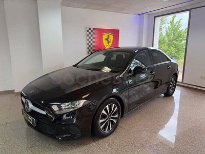 Usado Mercedes A180 116 CV (85 kW) 2020 Negro Utilitario