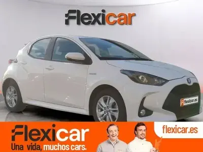 Occasion Toyota Yaris Hybrid Active 116 PK (85 kW) 2020 Wit Sedan