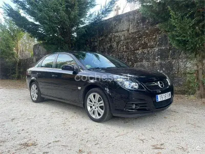 Usado Opel Vectra Elegance 120 CV (88 kW) 2007 Negro Berlina