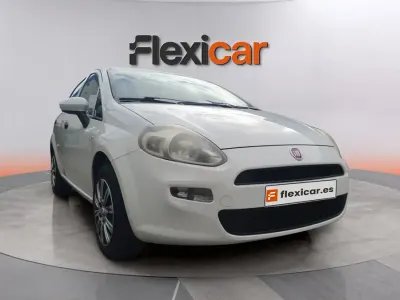 Usado Fiat Punto S 69 CV (50 kW) 2018 Blanco Utilitario