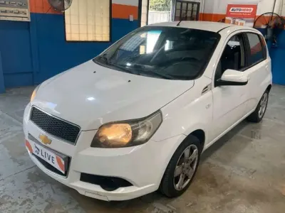Usado Chevrolet Aveo LS 84 CV (61 kW) 2011 Blanco Utilitario
